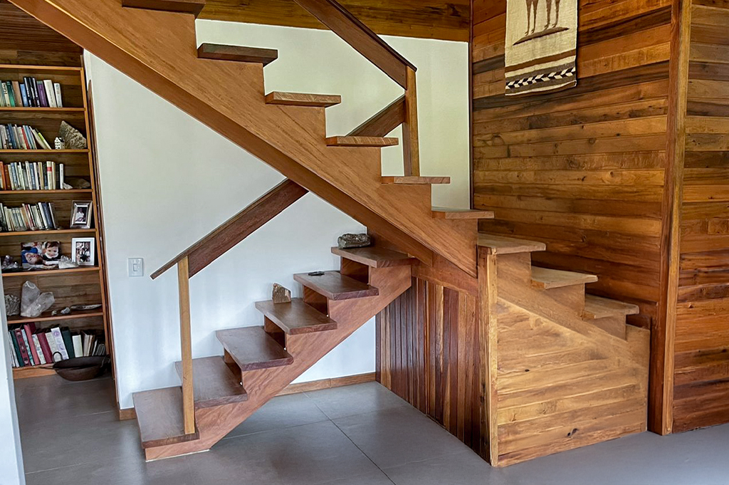 escada de madeira